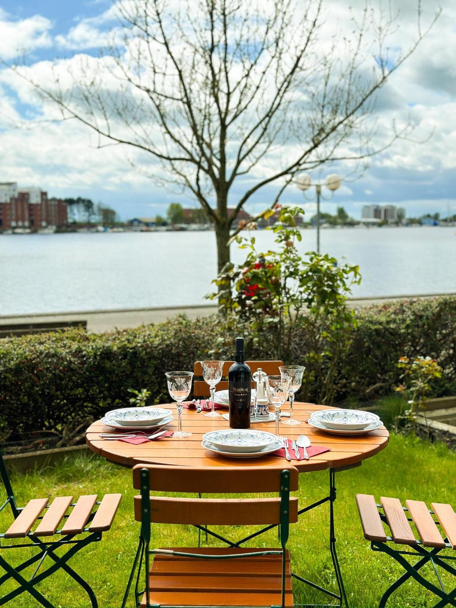 Ferienwohnung Havenblick Wilhelmshaven Exterior photo